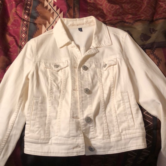 white jean jacket american eagle
